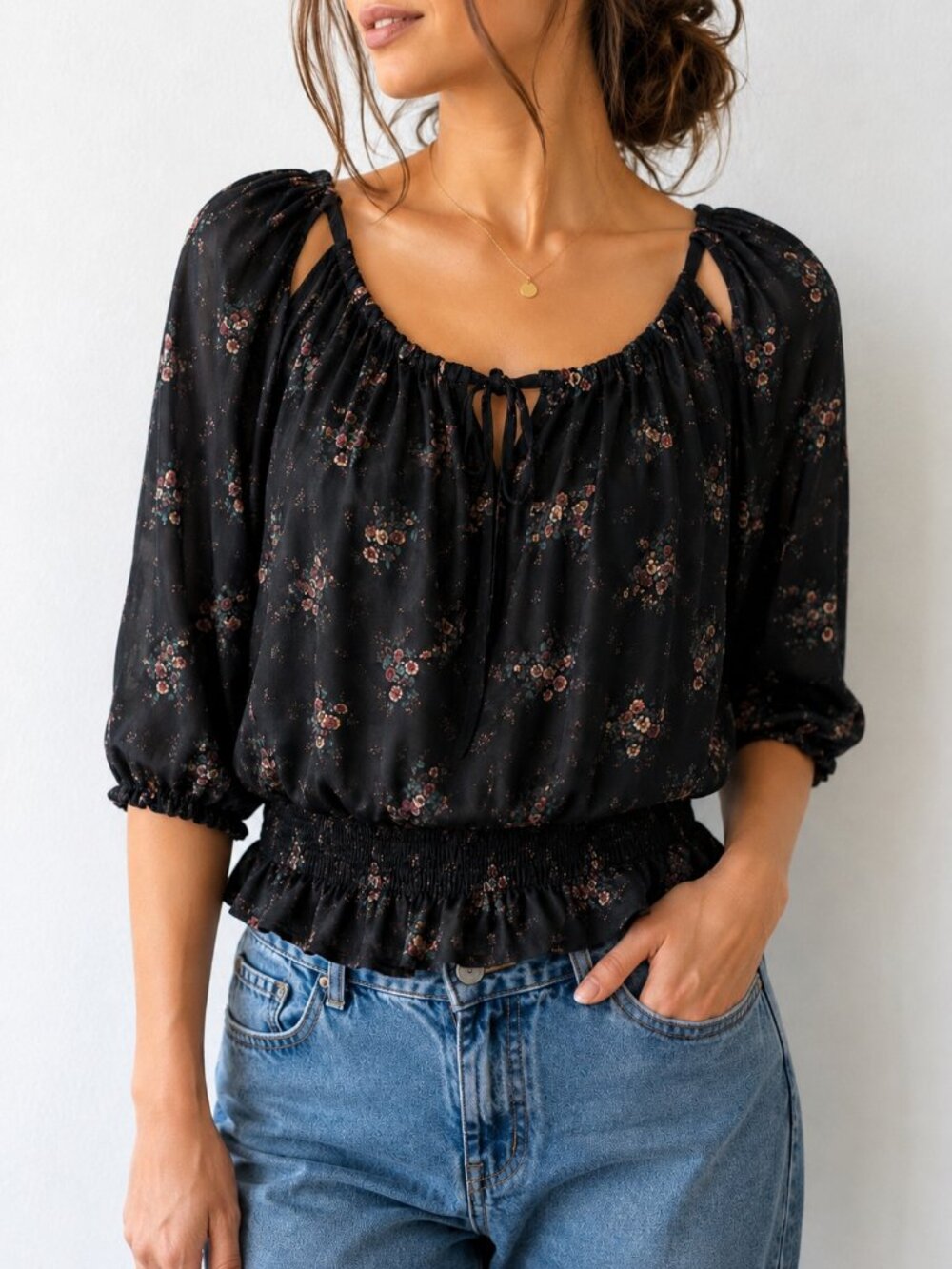 Guess Floral blouse with elegant shoulder cutout details Black Sz L